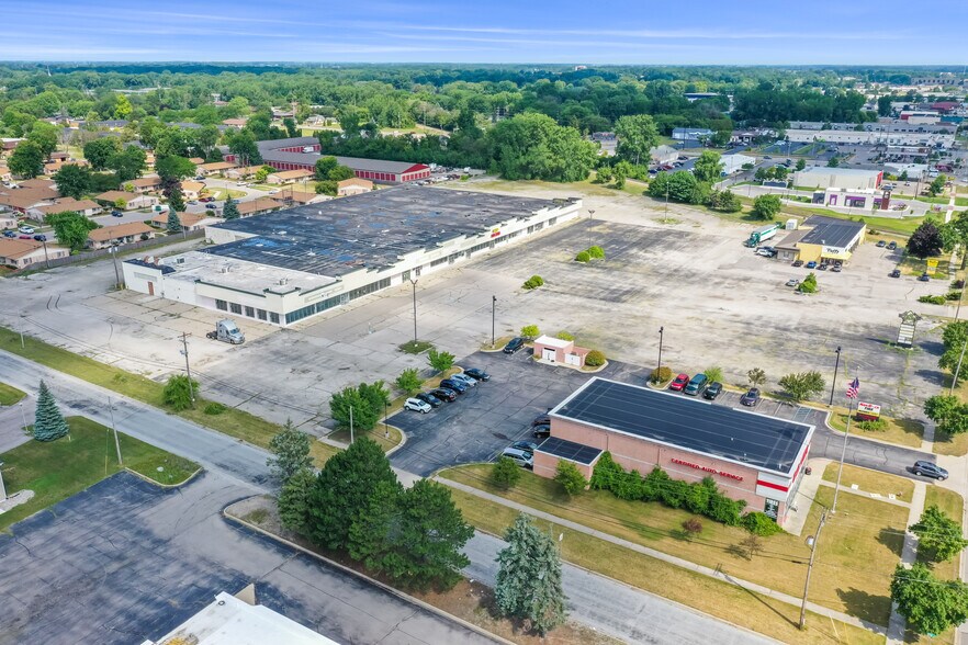 More Photos Of 2865-2885 Bay Rd, Saginaw Freestanding For Sale