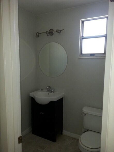 More Photos Of 120-122 E 4th Ave, Mount Dora Storefront Retail Office For Lease