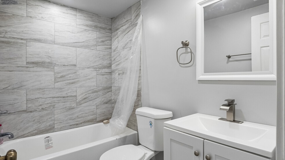 More Photos Of 245-249 8th St NE, Washington Apartments For Sale