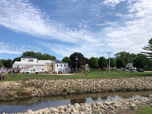 More Photos Of 310 2nd St SE, Dyersville Specialty For Lease