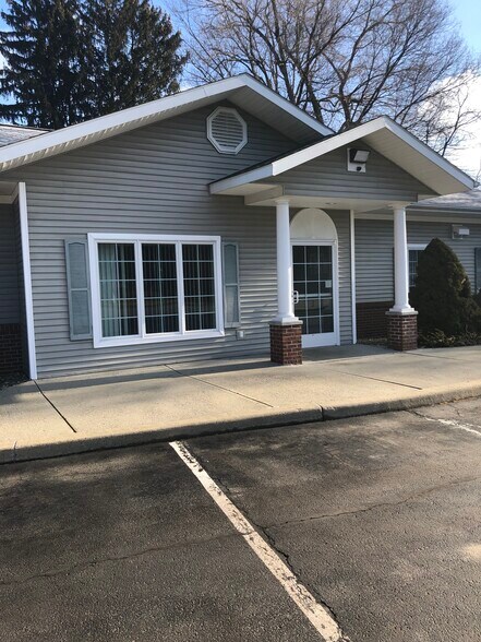 More Photos Of 27 W Sand Lake Rd, Wynantskill Medical For Sale