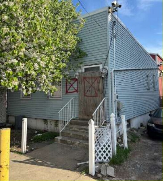 More Photos Of 2028 44th St, North Bergen Warehouse For Sale