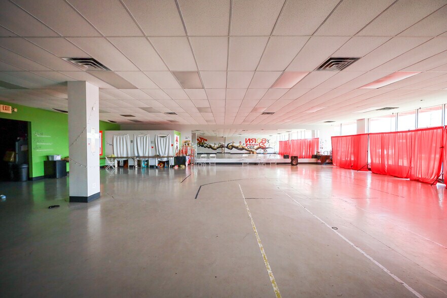 More Photos Of 2052-2070 Romig Rd, Akron Storefront For Sale