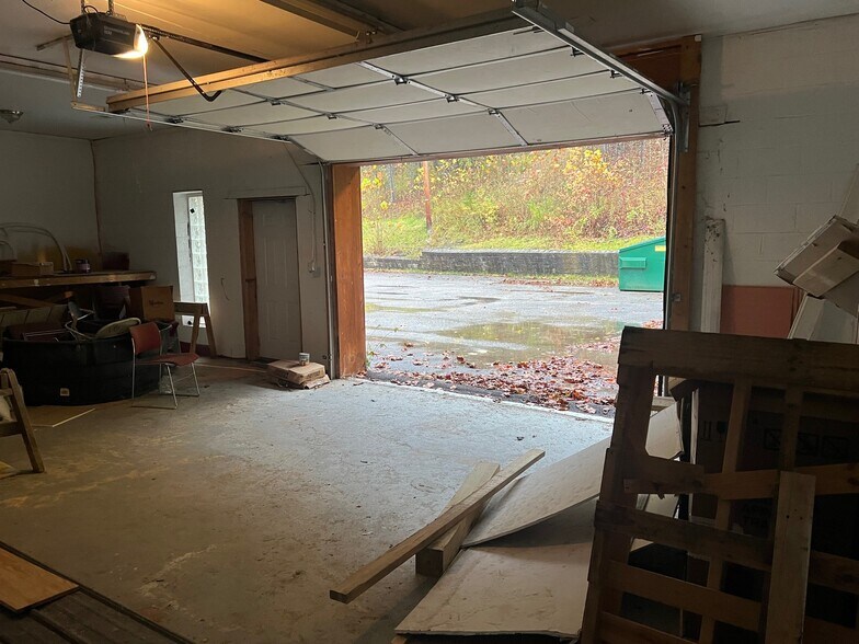 More Photos Of 2150 Greenbrier St, Charleston Office For Sale