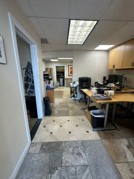 More Photos Of 2499 Long Beach Rd, Oceanside Showroom For Lease