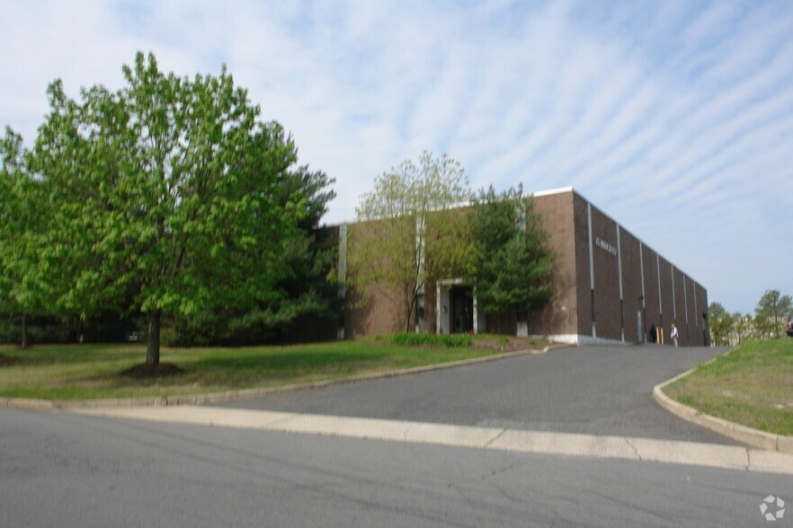 More Photos Of 6 Alvin Ct, East Brunswick Manufacturing For Lease