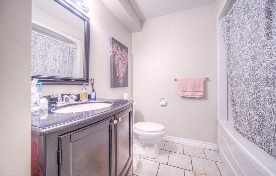 More Photos Of 172 Regina St N, Waterloo Apartments For Sale