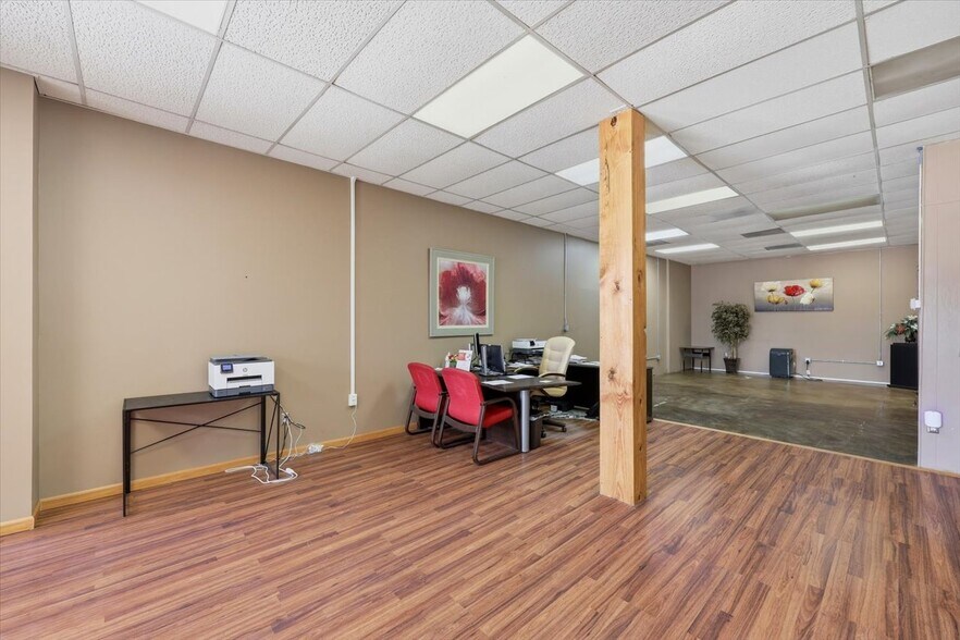 More Photos Of 148 W Green St, Hazlehurst Office For Sale