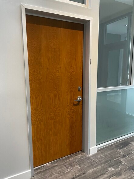More Photos Of 2332 Cotner Ave, Los Angeles Loft Creative Space For Lease