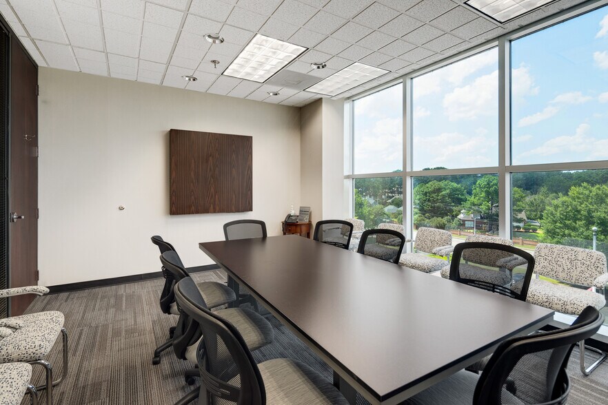 More Photos Of 6525 N Quail Hollow Rd, Memphis Office For Lease