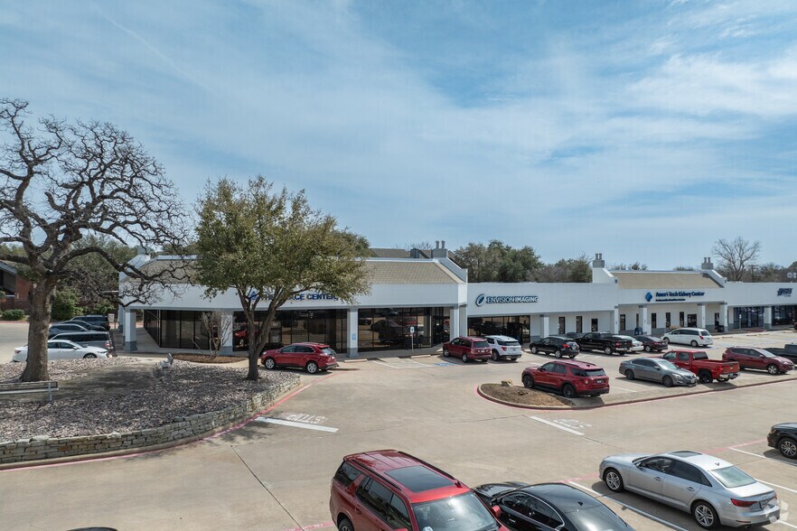 More Photos Of 1600 Central Dr, Bedford Medical For Lease