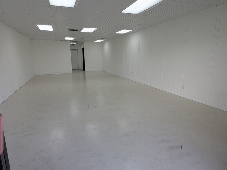 More Photos Of 3827 E Sunset Rd, Las Vegas Unknown For Lease