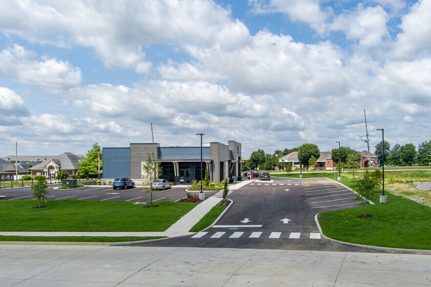 More Photos Of 99 Magnolia Dr, Glen Carbon Storefront For Lease