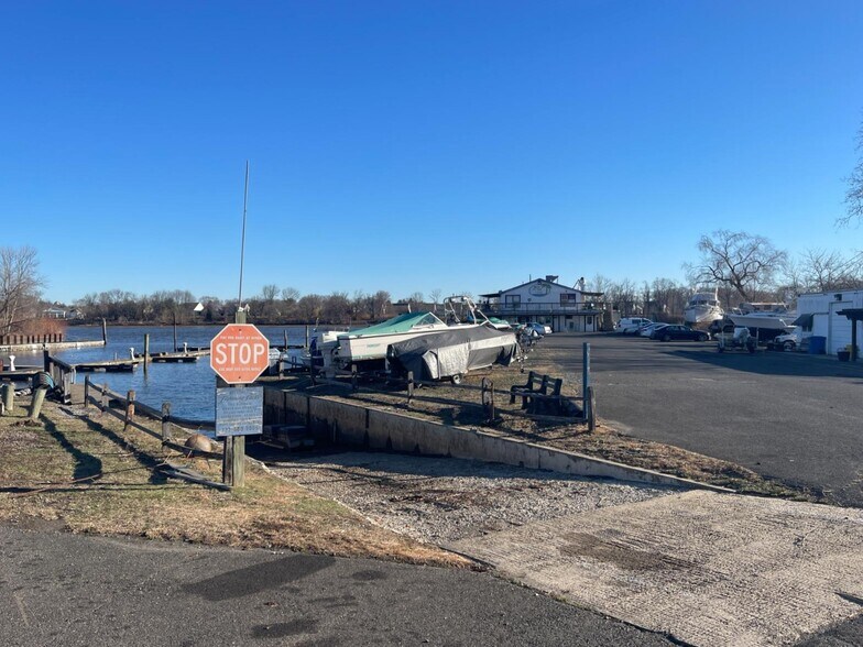 More Photos Of 625 Harrison St, Riverside General Retail For Sale