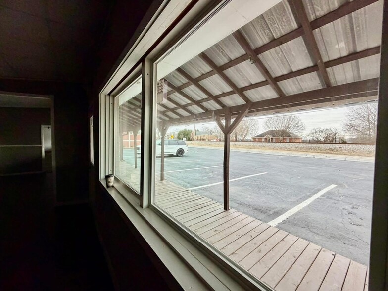 More Photos Of 359 W Shadburn Ave, Buford Freestanding For Sale