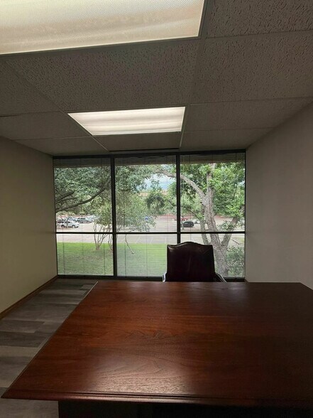 More Photos Of 8330-8350 Meadow Rd, Dallas Office For Sale