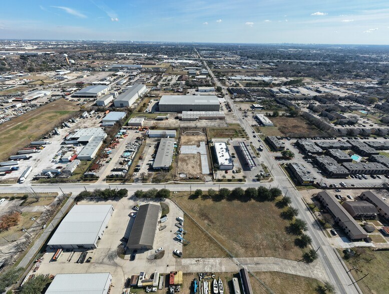 More Photos Of 2077 Magnolia Dr, Pasadena Industrial For Sale