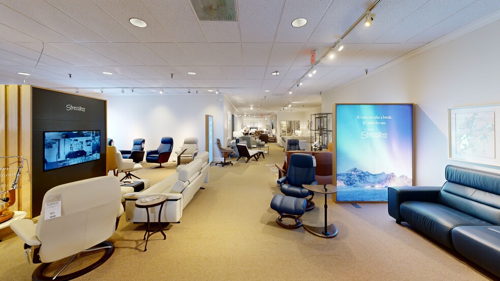 More Photos Of 151 Wolf Rd, Colonie Freestanding For Sale