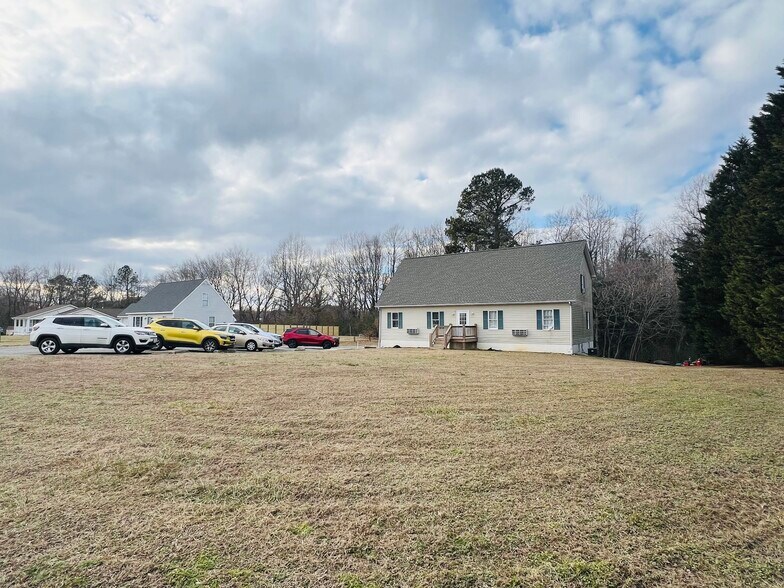 More Photos Of 16043 Richmond rd, Callao Apartments For Sale