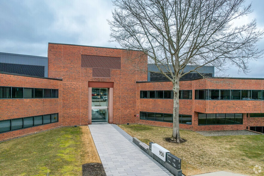 More Photos Of 950 Winter St, Waltham Office For Lease