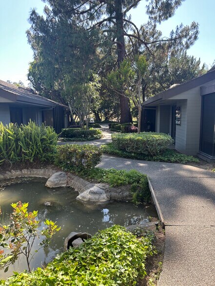 More Photos Of 875-885 University Ave, Sacramento Office For Sale