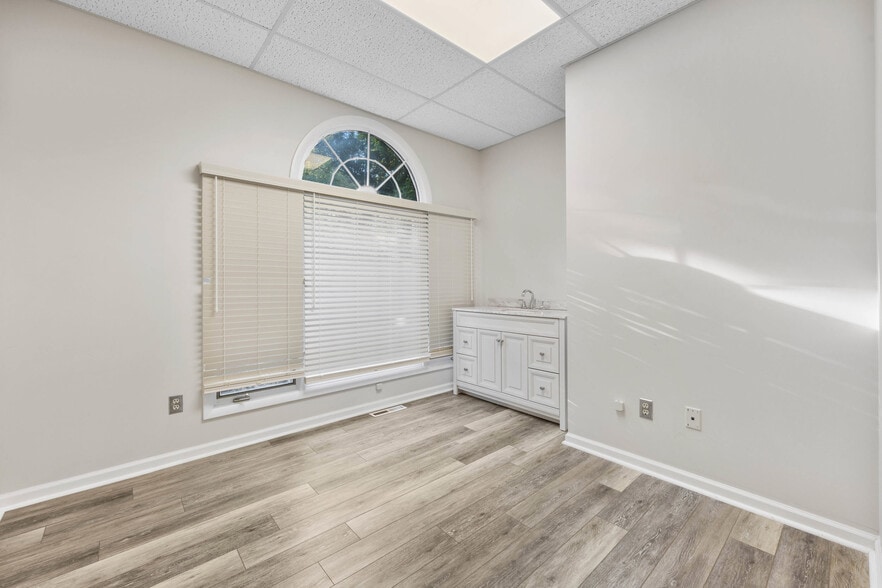 More Photos Of 61A Monroe Ave, Pittsford Office For Sale