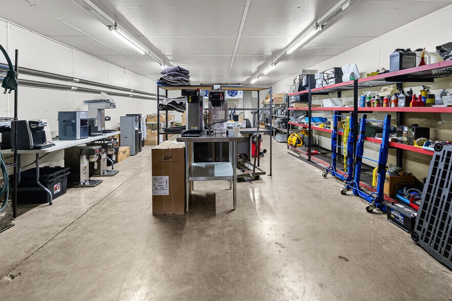 More Photos Of 560 Rolling Meadows, Fond Du Lac Light Distribution For Sale