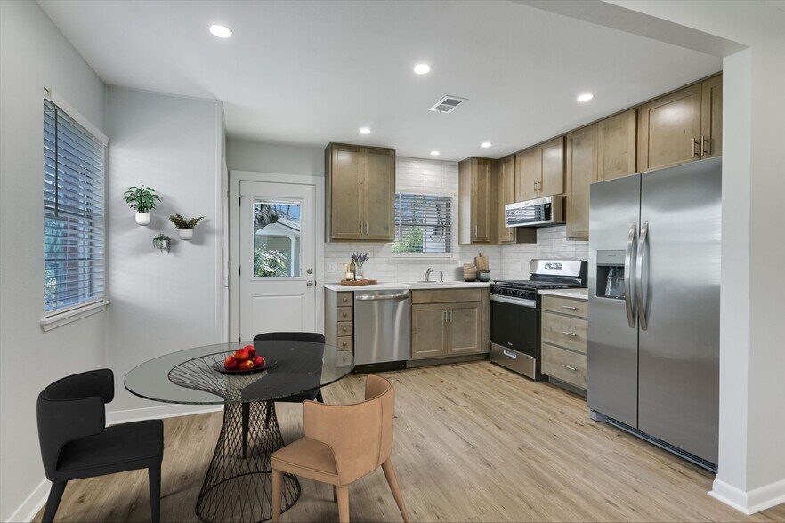 More Photos Of 3203 Lafayette Ave, Austin Specialty For Sale