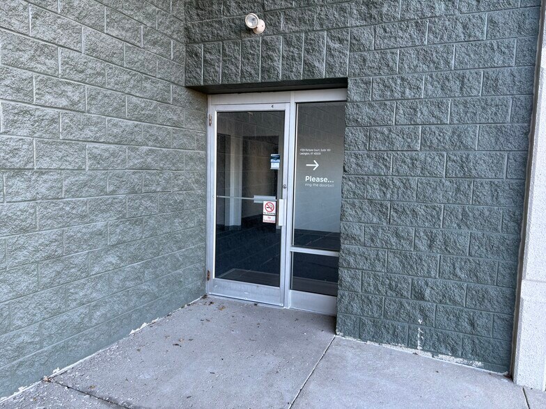 More Photos Of 1720 Fortune Ct, Lexington Light Distribution For Lease