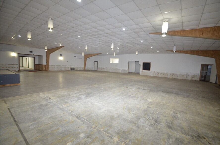 More Photos Of 31633 US-377 Hwy, Gordonville Light Distribution For Sale