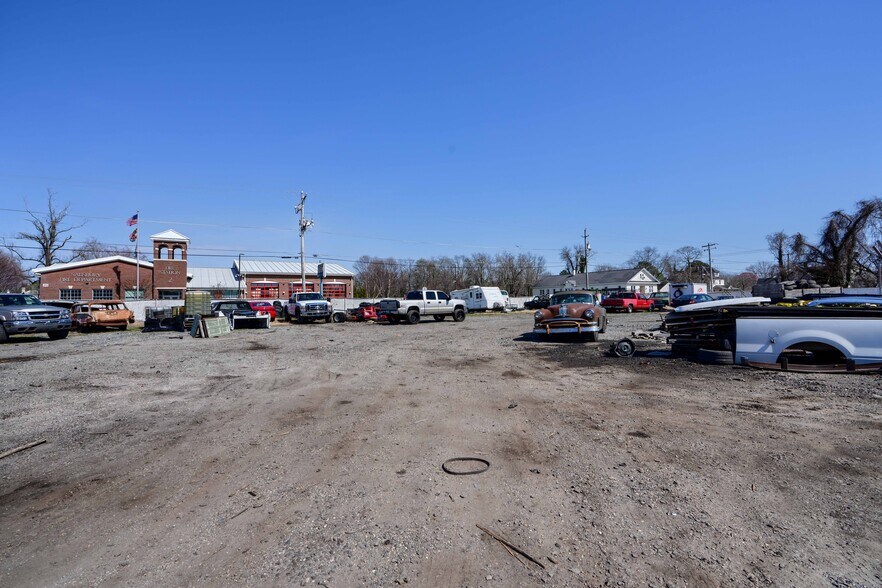 More Photos Of 712 Brown St, Salisbury Auto Repair For Sale