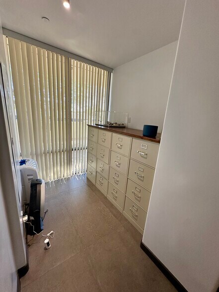 More Photos Of 560 S Paseo Dorotea, Palm Springs Medical For Lease