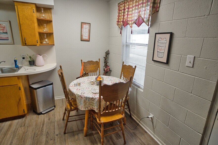 More Photos Of 401 E Texas St, Brazoria Multifamily For Sale