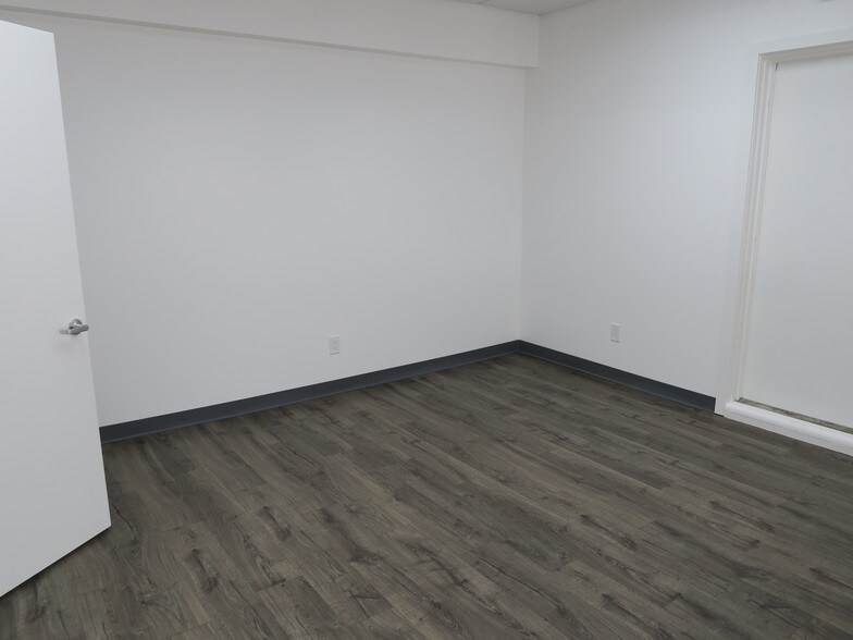 More Photos Of 5930 Star Ln, Houston General Retail For Lease