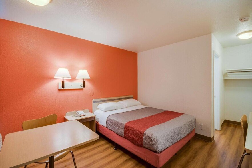 More Photos Of 3701 Bill McDonald Pky, Bellingham Hotel For Sale