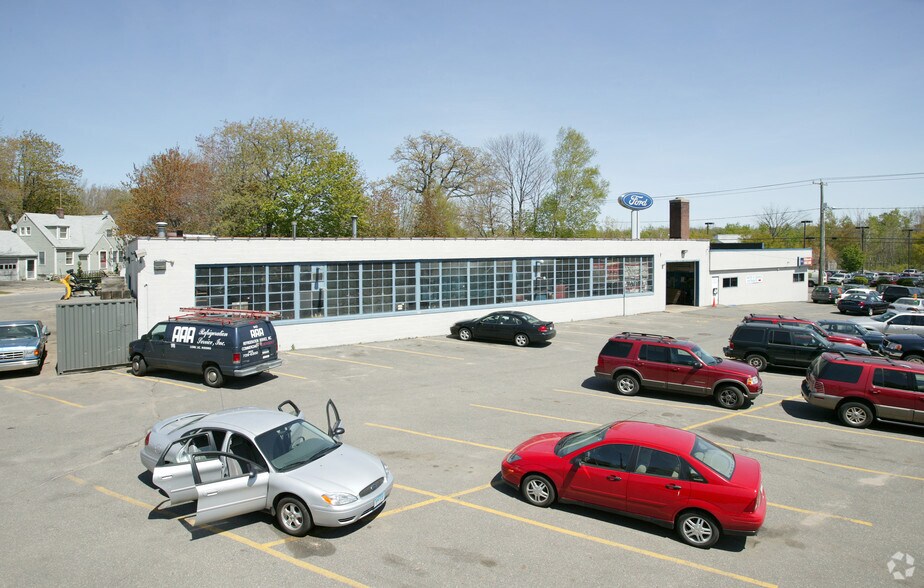 More Photos Of 1355 E Main St, Torrington Auto Repair For Sale