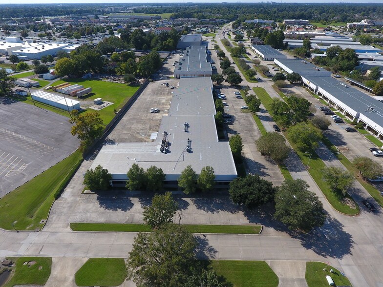 More Photos Of 11200 Industriplex Blvd, Baton Rouge Showroom For Lease