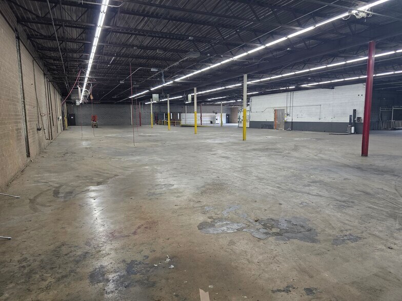 More Photos Of 1604 Prospect St, High Point Manufacturing For Lease