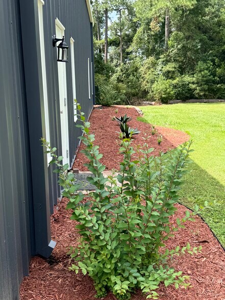 More Photos Of 2230 Industrial Park Dr, Cairo Warehouse For Sale