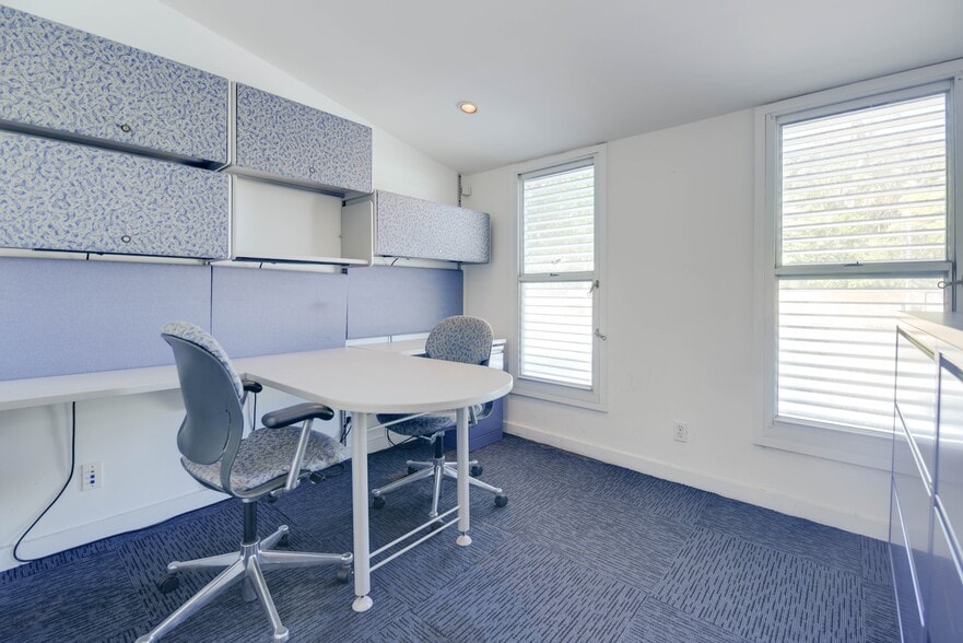 More Photos Of 701 Simonton St, Key West Office For Sale