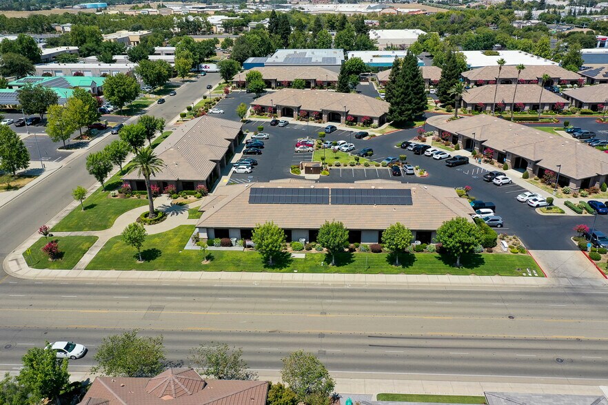 More Photos Of 950 Tharp Rd, Yuba City Office For Lease