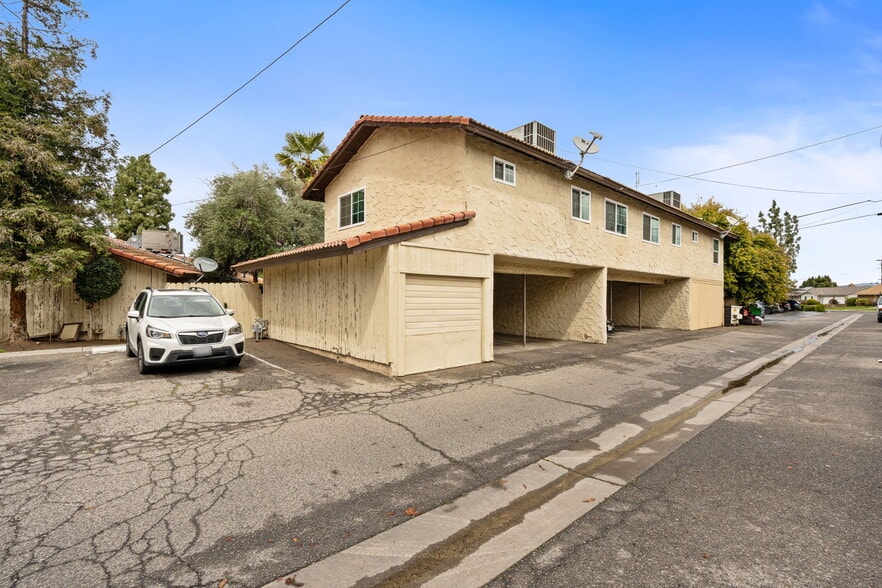 More Photos Of 1063 Pierce Dr, Clovis Apartments For Sale