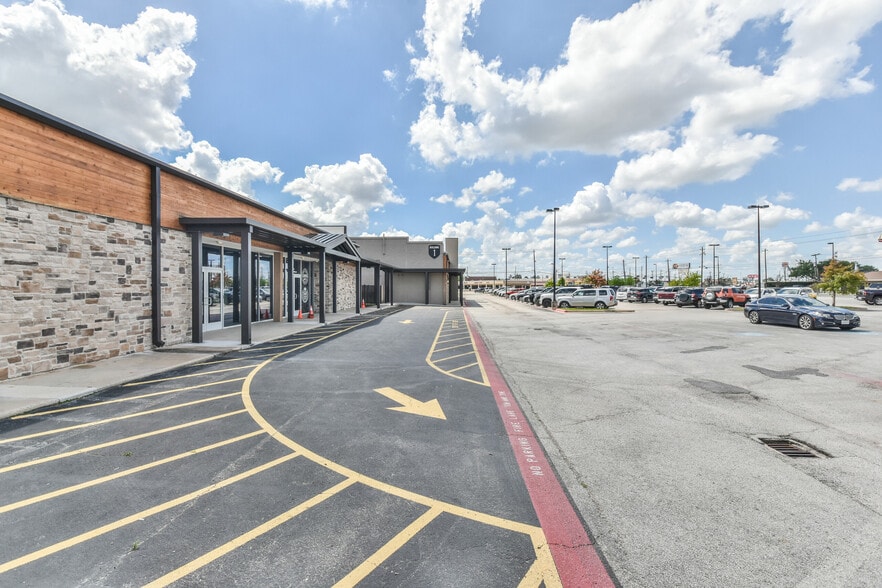 More Photos Of 1222 W Main St, Tomball Religious Facility For Sale