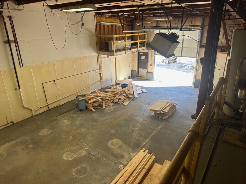 More Photos Of 20 Walts Way, Narragansett Warehouse For Sale