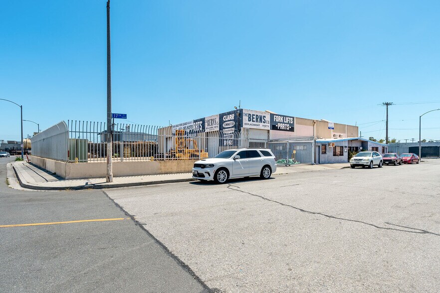 More Photos Of 1240-1250 W 17th St, Long Beach Service For Lease