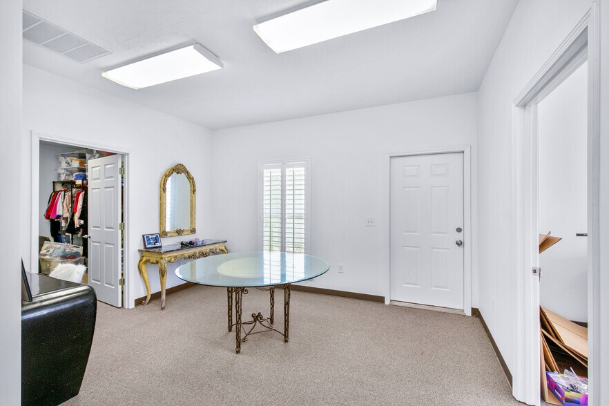 More Photos Of 407 Orchard Park, Ridgeland Office Residential For Sale