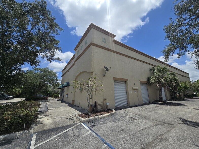 More Photos Of 12140 Wiles Rd, Coral Springs Light Manufacturing For Sale