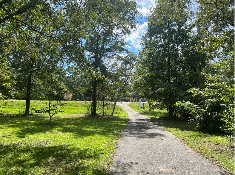 More Photos Of 895 US-80 Hwy, Bloomingdale Land For Sale