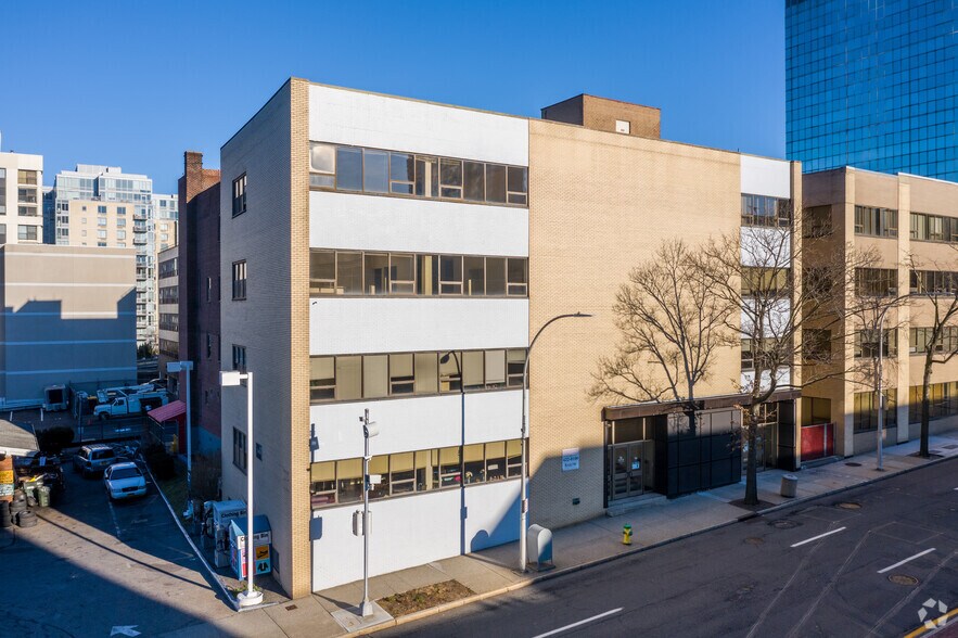 Primary Photo Of 300 Hamilton Ave, White Plains Office For Sale