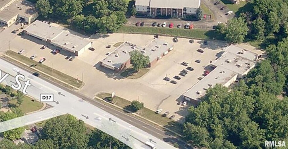 More Photos Of 6926 N University St, Peoria General Retail For Lease